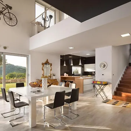 Stanic Estate * Liyubuşka