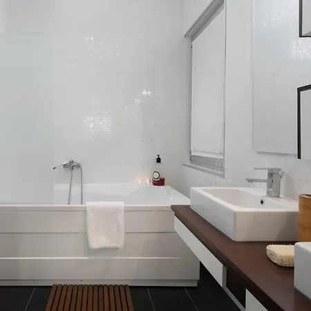 Stanic Estate Tatil Evi Liyubuşka