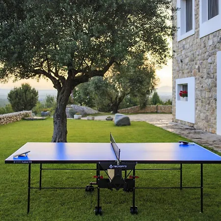 Tatil Evi Stanic Estate Liyubuşka